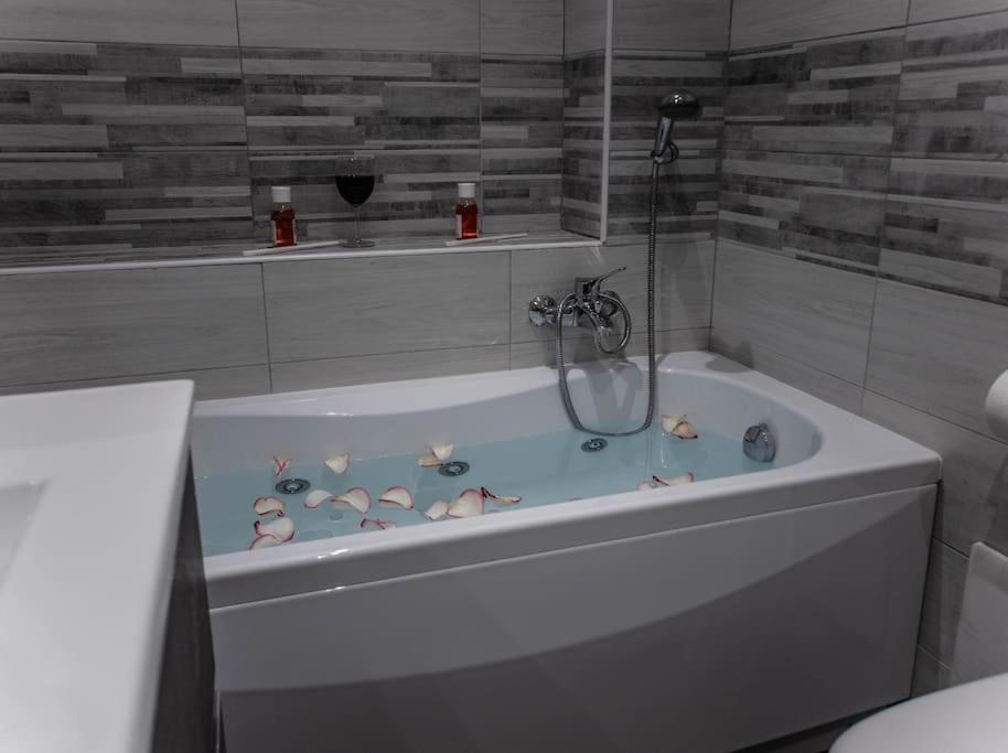 Apartamento Modern Loft Center Of Turin + Jacuzzi 30M Metro Collegno Exterior foto