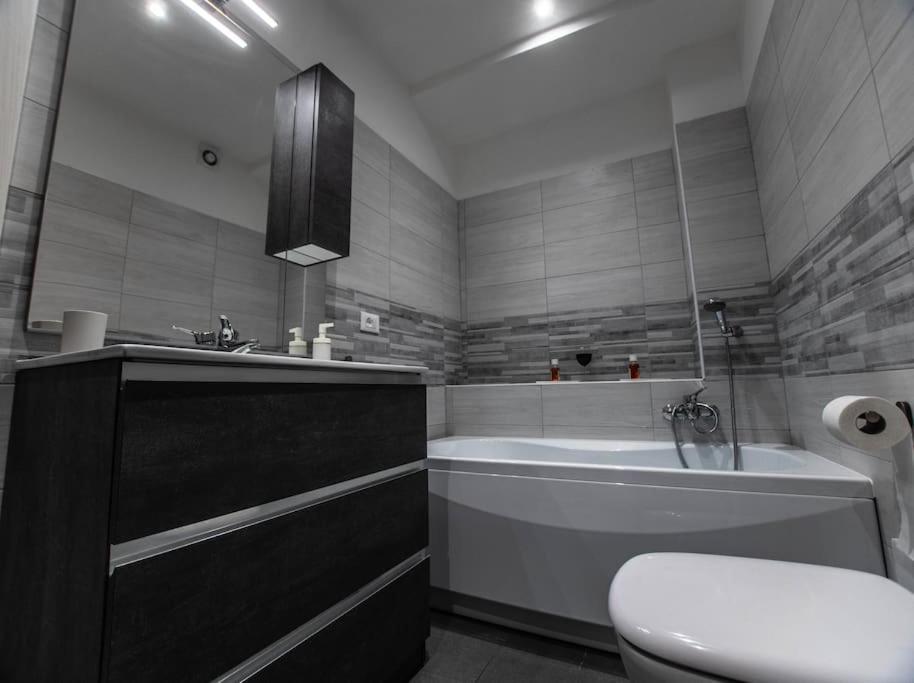 Apartamento Modern Loft Center Of Turin + Jacuzzi 30M Metro Collegno Exterior foto